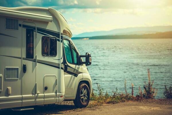 rv-camper-van-wind big RV glass window and front windshield