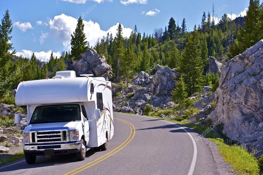 get fast and affordable rv-glass repair and replacement in El Cajon , Alpine , La Mesa , Lakeside , and San Diego Areas